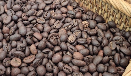Giá cà phê hôm nay 9-1: Đồng loạt giảm