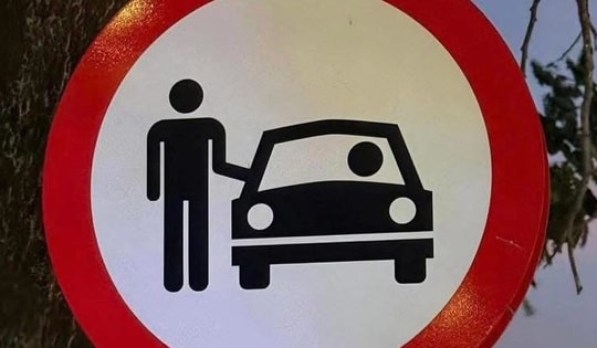 "Tấm biển lạ" ở Hồ Tràm gây xôn xao mạng xã hội