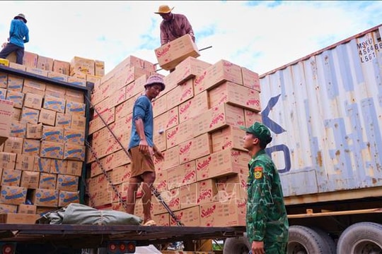 Thành lập đoàn kiểm tra đôn đốc chống buôn lậu dịp Tết Nguyên đán