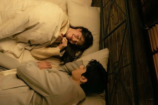 Chị cùng phòng dắt người yêu về, tôi bối rối vì "âm thanh lạ" trong đêm