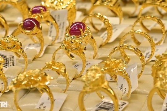 Giá vàng miếng SJC tăng 1,5 triệu đồng/lượng, lại sát đỉnh