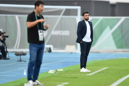 HLV Kyrgyzstan: 'Không thể hóa giải bóng cố định của Việt Nam'