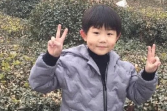 Thần đồng Trung Quốc kiếm tiền tỷ từ lúc 3 tuổi giờ ra sao?