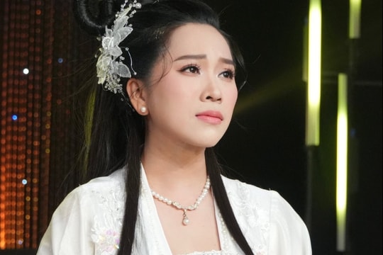 Bảo vệ túc trực ở đêm nhạc vì sợ Hồng Phượng bị quậy phá