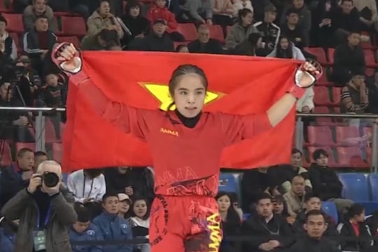'Cô giáo MMA' Việt Nam giành HCV châu Á, đối thủ đầu hàng sau 51 giây