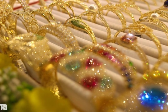 Giá vàng trong nước, thế giới tăng đồng loạt: Dự báo tuần tới ra sao?