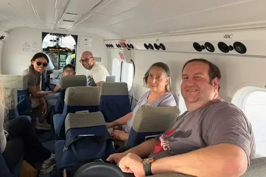 Kỳ nghỉ đảo lộn của khách Mỹ mắc kẹt tại Caribe do vụ không kích Venezuela