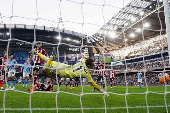 Man City thắng 10-1 ở Cup FA