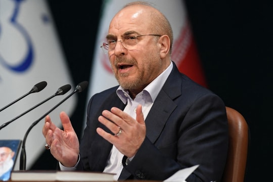 Iran dọa nhắm vào căn cứ Mỹ nếu Washington tấn công