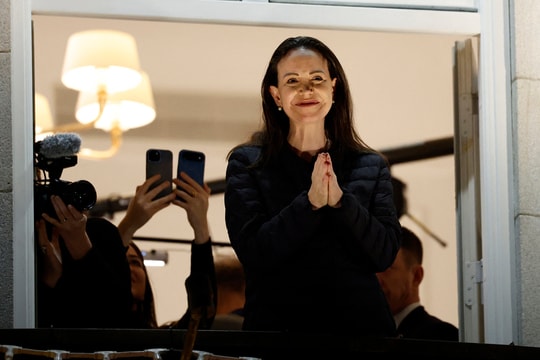 Chủ nhân Nobel Hòa bình không được phép tặng lại giải cho ông Trump