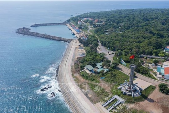 'Viên ngọc xanh' Cồn Cỏ phát triển du lịch bền vững