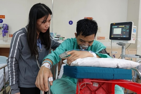 Thoi thóp vì căn bệnh hiếm, chàng trai cầu xin sự giúp đỡ để được sống tiếp