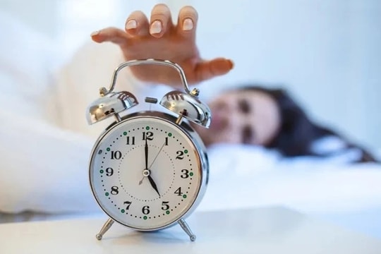 Cái giá phải trả khi ép cơ thể dậy lúc 5h