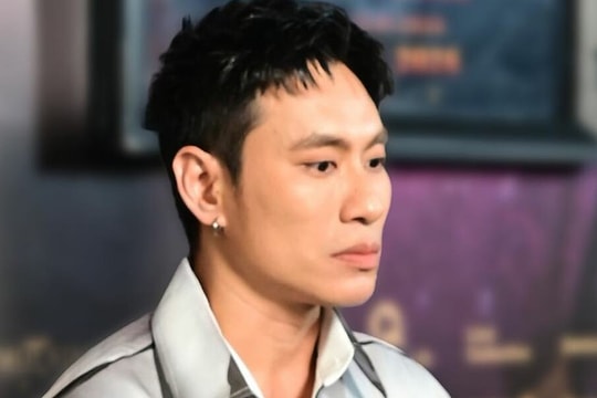 Kiều Minh Tuấn khóc khi ra mắt phim về tình cha