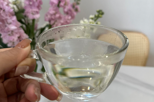 Lợi ích khi uống một cốc nước sau thức dậy