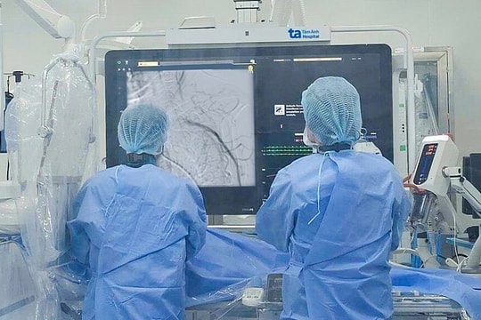 Hẹp động mạch cấp máu cho tay