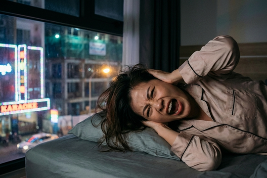 Quán bar bờ sông Hương đập nhạc xuyên thẳng vào phòng ngủ nhà tôi