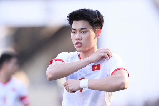 Đình Bắc tung cú sút không tưởng, U23 Việt Nam làm 'ông kẹ' châu Á chết lặng