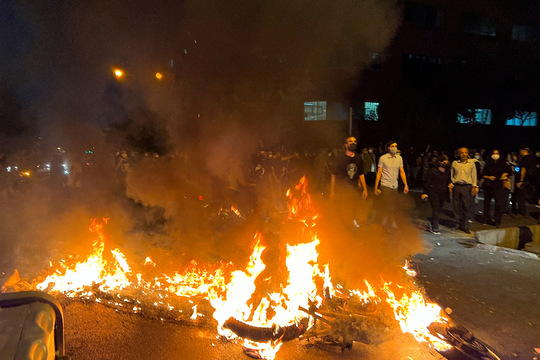 Mỹ cảnh báo công dân hãy ‘rời khỏi Iran ngay lập tức’