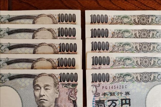 Đồng yen trượt xuống đáy 17 tháng trước biến động chính trị tại Nhật Bản