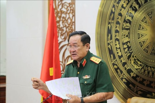 Tạo đột phá trong xây dựng, hoàn thiện thể chế pháp luật, chính sách về quân sự, quốc phòng