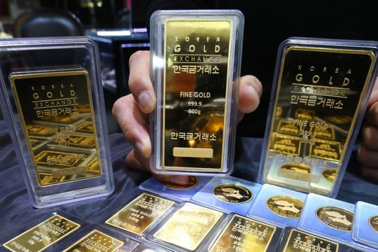 Giá vàng chững lại sau khi lập đỉnh