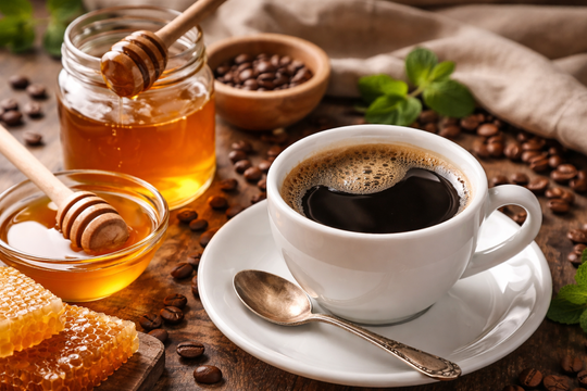 Điều gì xảy ra khi thêm mật ong vào cà phê?