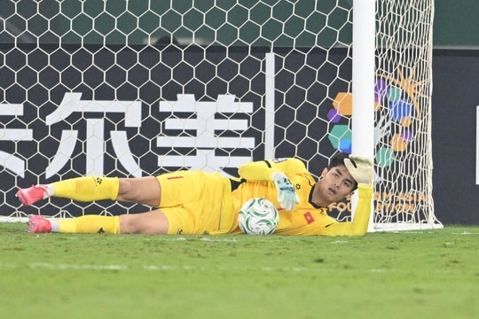 Giới thủ môn Việt Nam thán phục Trần Trung Kiên