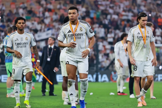 Mbappe cãi lời Alonso ở chung kết Siêu Cup Tây Ban Nha