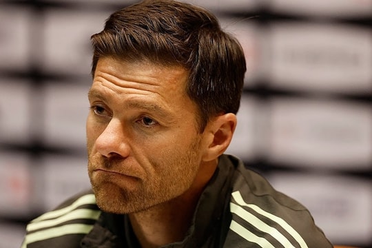 Real sa thải HLV Alonso