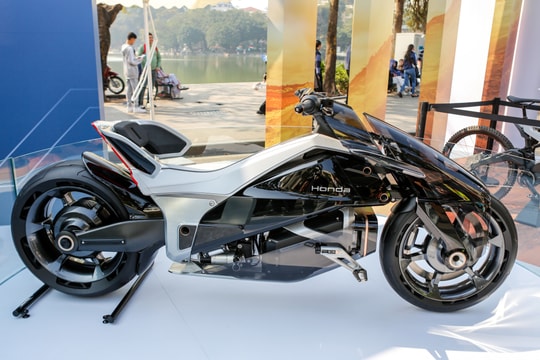 EV Outlier Concept - xe máy điện kỳ lạ của Honda xuất hiện tại Việt Nam