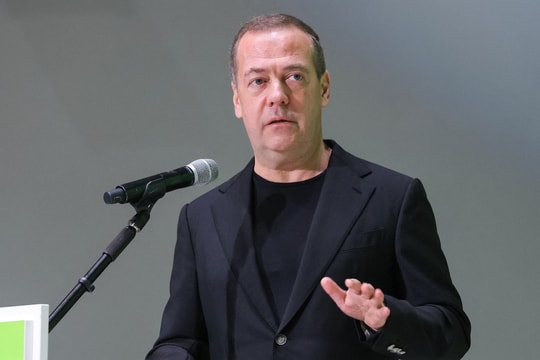 Ông Medvedev nêu kịch bản Greenland sáp nhập vào Nga