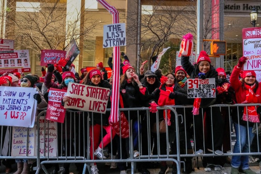 Gần 15.000 y tá New York đồng loạt đình công