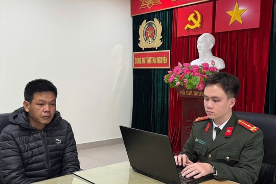 Chiếm đoạt tiền từ thiện lũ lụt của 30 người