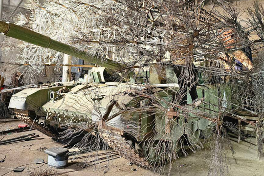 Xe tăng T-90M Nga được lắp 'giáp bồ công anh'