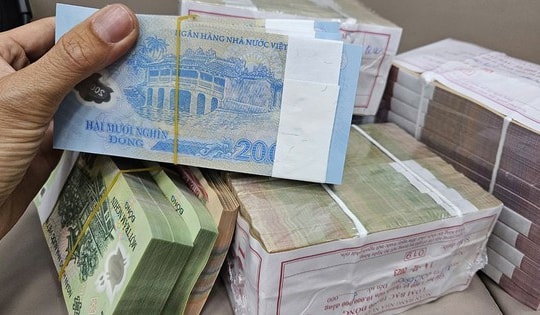 Khó đổi tiền lẻ mới lì xì Tết