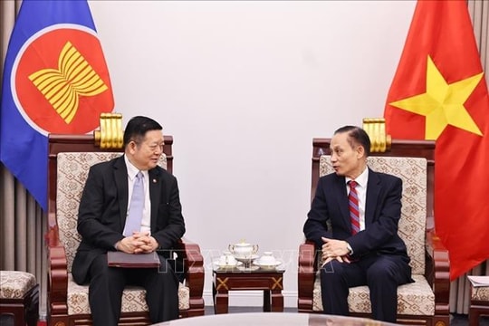 Bộ trưởng Bộ Ngoại giao Lê Hoài Trung tiếp Tổng Thư ký ASEAN