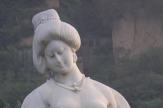 Tượng 'Dương Quý phi khỏa thân' bị chỉ trích