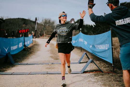 Runner Mỹ phá kỷ lục nữ ngay lần đầu chạy ultra trail