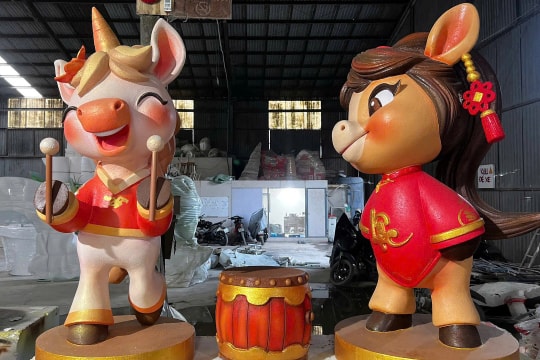 Xưởng chế tác linh vật ngựa tất bật trước Tết Bính Ngọ