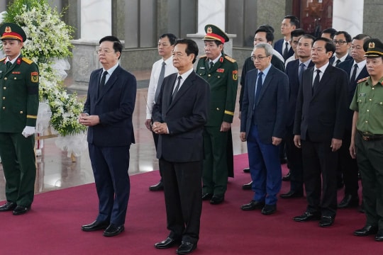 Lãnh đạo, nguyên lãnh đạo Đảng, Nhà nước viếng Đại tướng Lê Văn Dũng