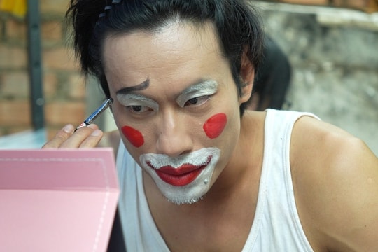 Phim của Kiều Minh Tuấn vượt mặt 'Thiên đường máu'