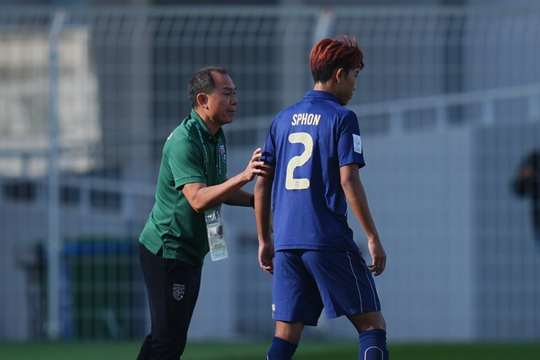 Bị loại khỏi U23 châu Á, HLV Thái Lan khen U23 Trung Quốc mạnh