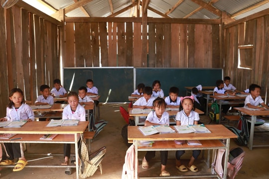 13 năm mơ ngôi trường gạch của thầy giáo cắm bản