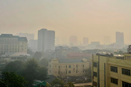 Bác sĩ cảnh báo 'cú sốc' nhiệt sáng đêm đe dọa tim, não