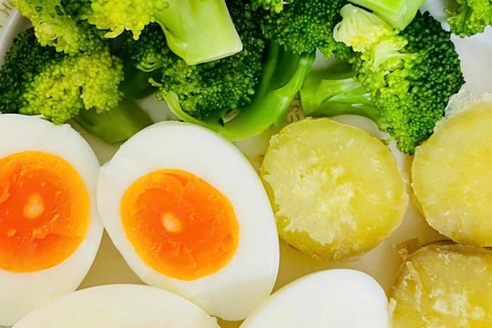 Điều gì xảy ra khi ăn trứng lòng đào?