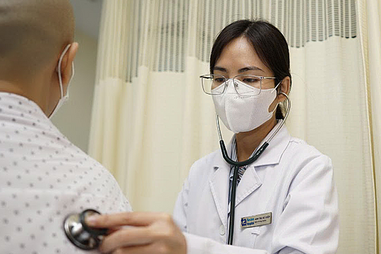 Nổi nhiều hạch do ung thư vỏ thượng thận ít gặp