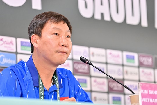 HLV Kim: 'Việt Nam đã vượt Đông Nam Á, vươn tầm châu lục'