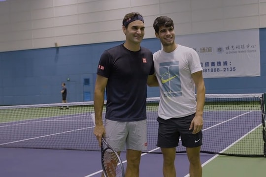 Alcaraz được khuyên chọn Federer làm HLV