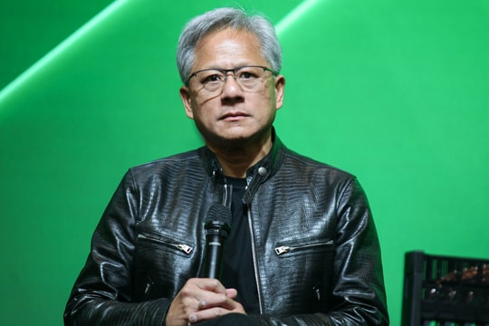 Jensen Huang: "AI quyền năng chưa tồn tại'